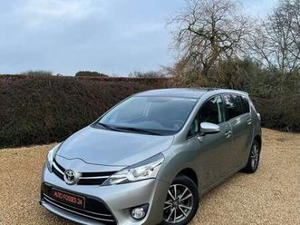 2.0 d-4d skyview 114.000 km panoramique gps camera