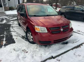 2010 dodge crand caravan low miles ,, undercarriage very clean