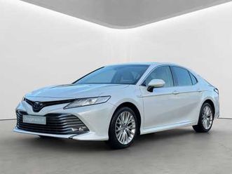 toyota camry - 2.5 hybrid executive navi pdc blindspot led