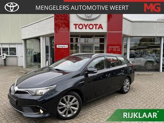 toyota auris touring sports 1.8 hybrid dynamic edition | rijklaar | navi | trekhaak