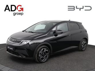 byd dolphin design 60.4 kwh design | tijdelijk € 1.000,- inruilbonus! | 427 wltp | 360 graden camera | stuurwielverwarming