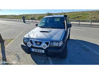 nissan terrano ii 2.7 tdi comfort ac