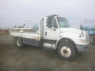 2012 international 4400 flatbed truck