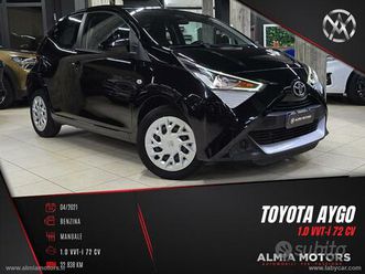 toyota aygo connect 1.0 vvt-i 72 cv 5p. x-play