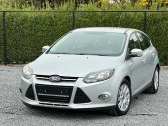② ford focus titanium facelift 1.6cc essence automatique 129dk — ford — 2ememain