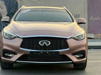 infiniti q30 in excellent condition