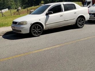 sedan-gl-sedan-1-8-mpfi-4p