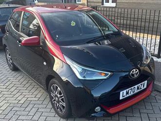 2021 toyota aygo 1.0 vvt-i x-clusiv (black/red bi-tone) x-shift