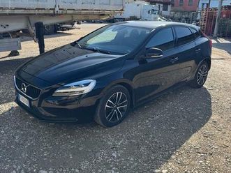 volvo v-40