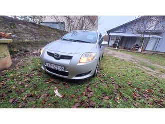 toyota auris 1.6