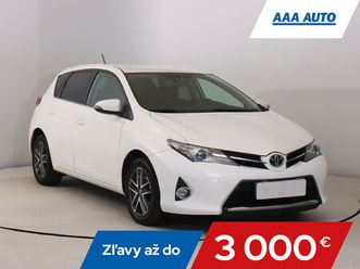 toyota auris 1.6 valvematic,1.maj, serv.kniha