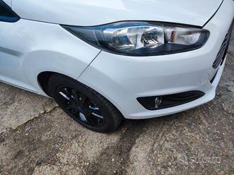 fiesta 1.0 black & white automatica