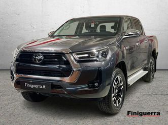 toyota hilux 2.d-4d 4wd porte double cab executive nuova a civate