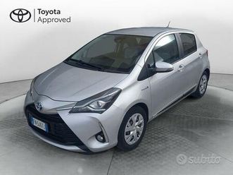 toyota yaris 1.5 hybrid 5 porte active
