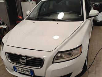 volvo v50 d2 r-design