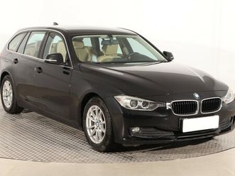 bmw 3 edition lifestyle 318 d automat, koža, navigácia, xenóny