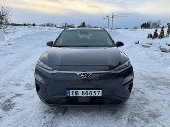 premium • skinn • 66 000 km • som+vint hjul • bluelink