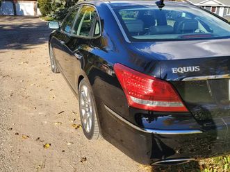 2012 equus signature - v8 rwd - loaded