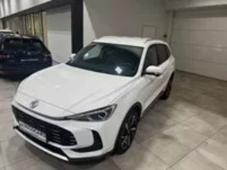 nieuwstaat // carplay - virtual dash - navi - leder