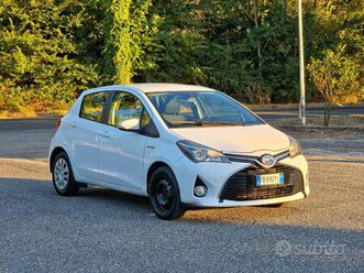 toyota yaris 1.5 hybrid 5 porte active 2016-e6 aut