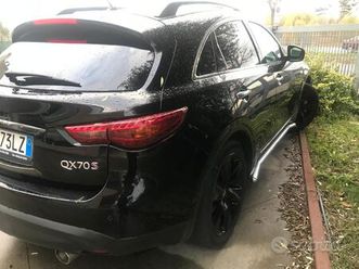 infiniti qx70 3.0 diesel v6 at s 4 per 4