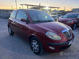 lancia ypsilon 1.3 mjt 75 cv argento