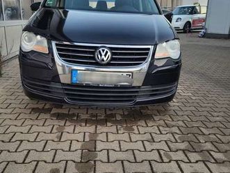 es ist ein erdgas fahrzeug sehr sparsam...