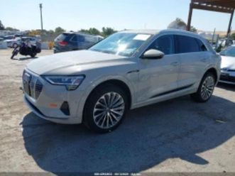 audi e-tron * premium plus* без търг* фикс цена* ≫ 2019 • 44 000 лв. • id