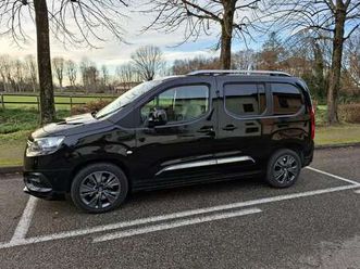 proace city verso 1.5d 130 cv s&s long d luxury