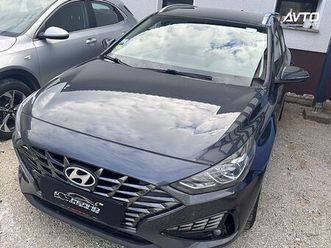 hyundai i30 wagon 1.6crdi. alu 16-navigacija-kamera-pdc-v pripravi