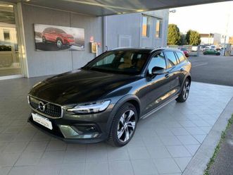 volvo v60 cross country d4 awd geartronic summum del 2020 usata a muggia