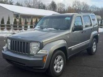 2012 jeep liberty sport suv 4d