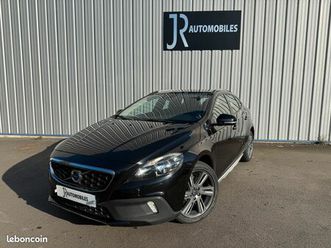volvo v40 cross country d2 120ch momentum