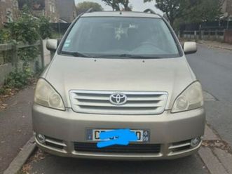 toyota avensis verso 7 places