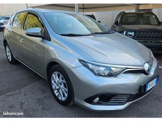 toyota auris 1.8 hybrid lounge 136ch - régulateur de vitesse