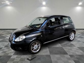 LANCIA YPSILON lancia-ypsilon-ypsilon-1-4-16v-95-platino-a-reparer