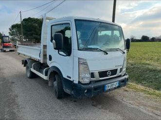 vends nissan nt400