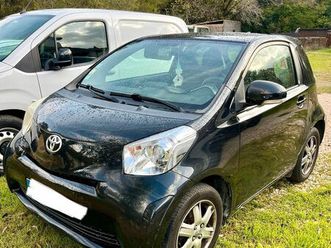 toyota iq noire diesel