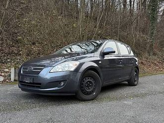 KIA CEED kia-cee'd-2-0-16v-frisch-ab-mfk-canton-berne-tutti-ch