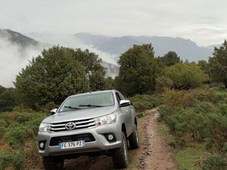 hilux 4x4 toyota