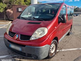 renault traffic 9 places