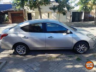 nissan v drive at 2020 único dueño