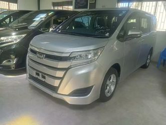 toyota noah - 2018
