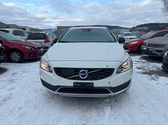 v60 cross country d3 momentum geartronic