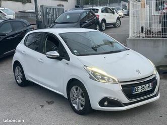 peugeot 208 vti 82 style suivi entretien complet