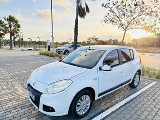 renault sandero privilège hi-flex 1.6 16v 5p aut 2013