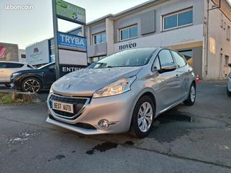 peugeot 208 1,6 hdi 92 cv 130001 kms année 2014