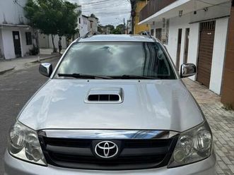 toyota hilux sw4 srv d4-d 4x4 3.0 tdi dies. aut 2006