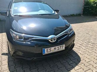 toyta auris benzin bj 2017. 99 ps