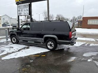 *1999 gmc suburban 1500 4x4